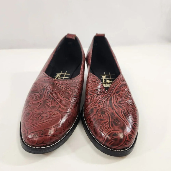 Tic-Tac-Toes Red Tooled Leather Shoe Women's US Size 8.5 Pump Low Heel - Picture 7 of 12